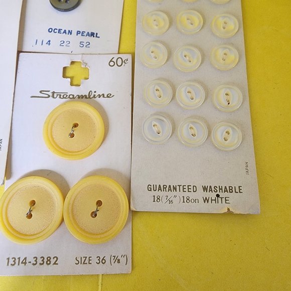 Vintage Mother of Pearl Buttons on Original Cards Blue, Pink, Yellow, Pearl ๐งต๐ชก - Picture 11 of 16